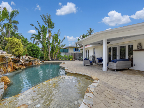 Naples Vacation Home With Private Pool Short Walk To Beach